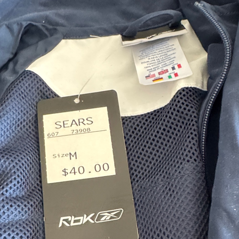 Reebok Women’s Navy and White Lightweight Sporty Windbreaker Jacket NWT. Size M - Picture 8 of 10